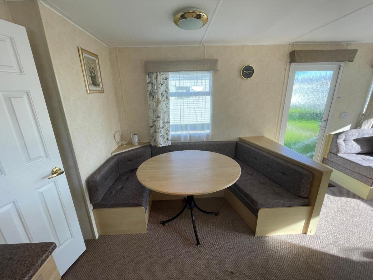341 Family Caravan At Marine Holiday Park, Sleeps 6 Hotel Rhyl Exterior foto