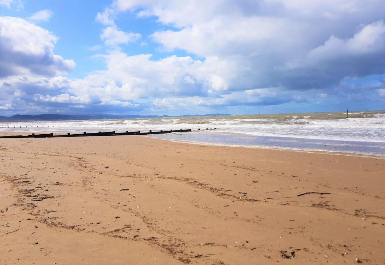 341 Family Caravan At Marine Holiday Park, Sleeps 6 Hotel Rhyl Exterior foto